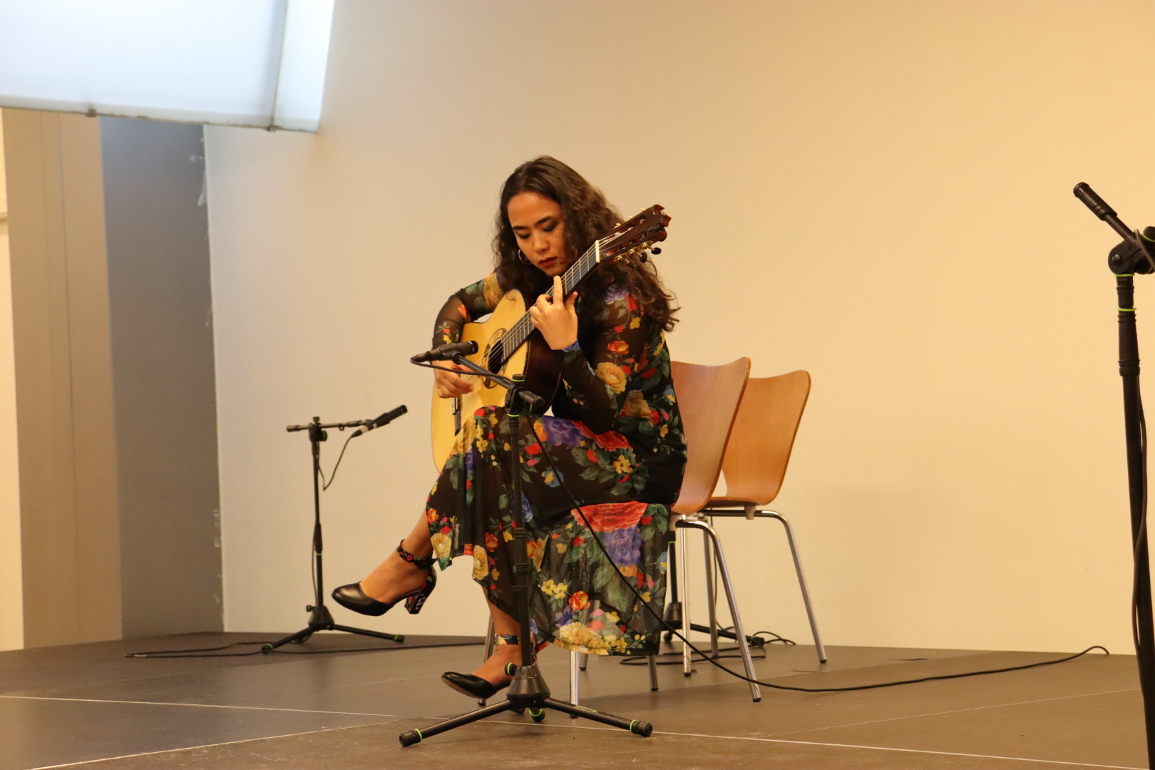 Lola Yang, guitarrista en la China Week. FOTO: LUCÍA RÍOS